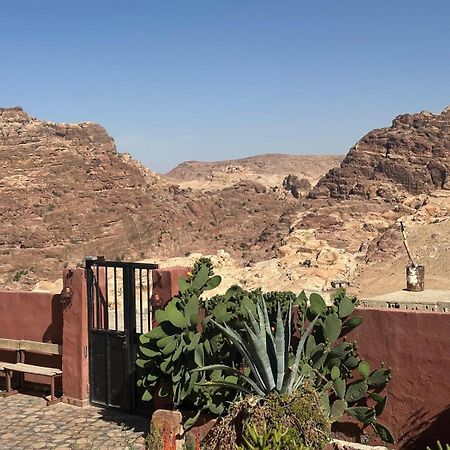 Happy Bedouin House Petra Bed & Breakfast Al Hayy Exterior foto