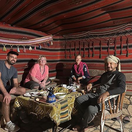 Happy Bedouin House Petra Bed & Breakfast Al Hayy Exterior foto